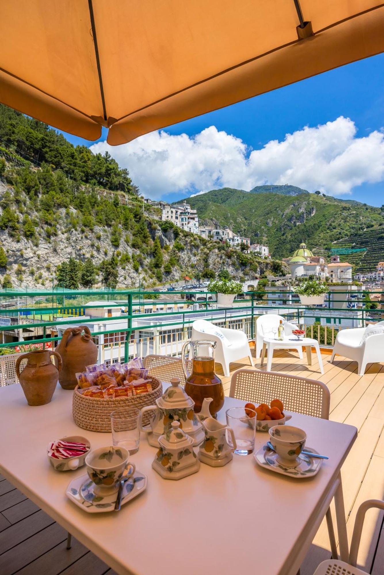 Le Terrazze Di Santa Tecla Apartment Maiori Luaran gambar